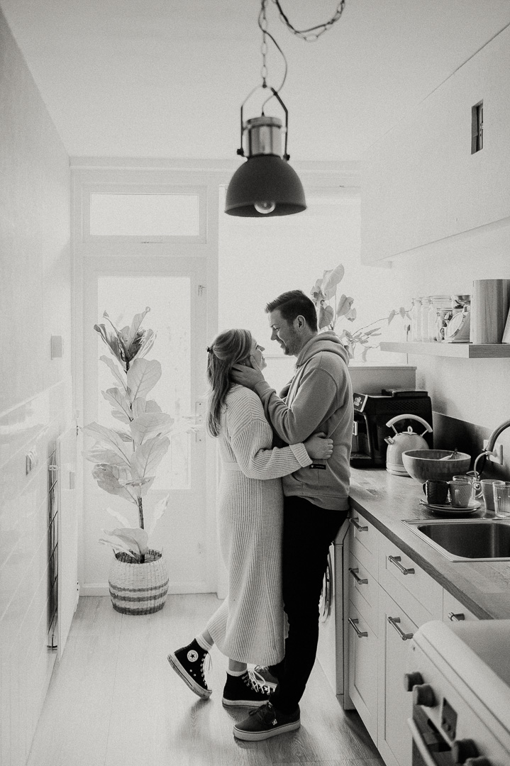 dayofmylife, loveshoot, trouwfotograaf, loveshoot in huis, fotoshoot thuis, trouwfotograaf, nederland, verloofd, trouwplannen, trouwen-16